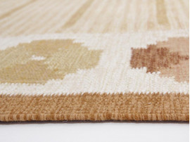 Tapis scandinave Rolakan en laine tissé main. Pièce unique vintage. 200 x 145 cm.