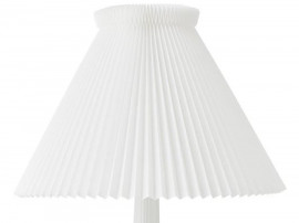 Lampe à poser scandinave   en porcelaine Esben Klint, 67 cm. Nouvelle édition