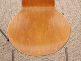 Mid-Century  modern  set of dining Hant chairs. 4 legs