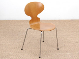 Mid-Century  modern  set of dining Hant chairs. 4 legs