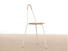 Tabouret scandinave tripode à poignée