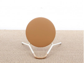 Tabouret scandinave tripode à poignée