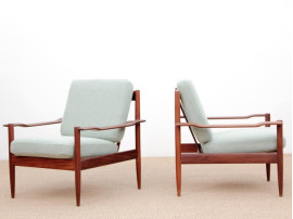 Paire de fauteuils scandinaves en teck