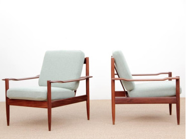 Mid-Century  modern scandinavian pair of lounge chairs in teak