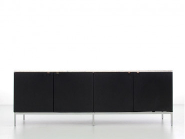 Enfilade Florence Knoll modèle credenza 4 portes édition Knoll.