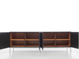 Enfilade Florence Knoll modèle credenza 4 portes édition Knoll.