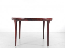 Mid-Century  modern scandinavian oval dining table in Rio rosewood by Kofod Larsen