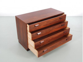 Mid-Century  modern  Scandinavian chest of drawers in Rio rosewood by Borge Mogensen