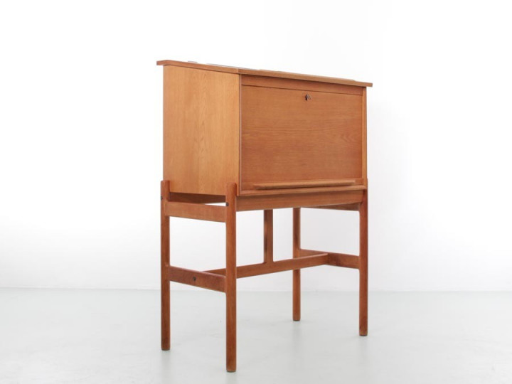 Mid-Century  modern scandinavian secretary in oak by Arne Wahl Iversen model 67