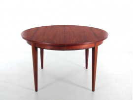 Mid-Century  modern scandinavian dining table in Rio rosewood with 3 extra leaves