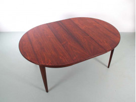 Mid-Century  modern scandinavian dining table in Rio rosewood with 3 extra leaves