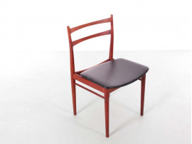 Suite de 4 chaises scandinaves en teck 