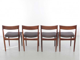 Suite de 4 chaises scandinaves en teck modèle 39