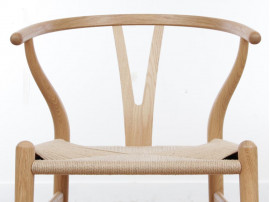 Chaise scandinave modèle Wishbone ou CH 24. Edition neuve. 