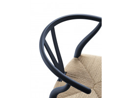 Chaise scandinave modèle Wishbone ou CH24 soft colors. Edition neuve.