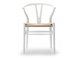 Chaise scandinave modèle Wishbone ou CH24 soft colors. Edition neuve.