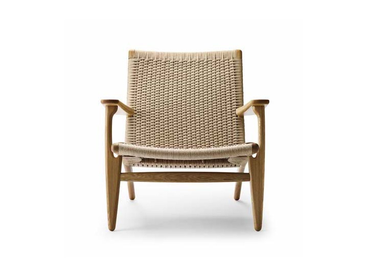 Fauteuil scandinave modèle CH25 en chêne. Nouvelle édition.