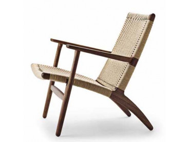 Fauteuil scandinave modèle CH25 en chêne fumé. Nouvelle édition.