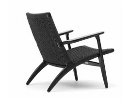 Fauteuil scandinave modèle CH25 en chêne laqué noir. Nouvelle édition.