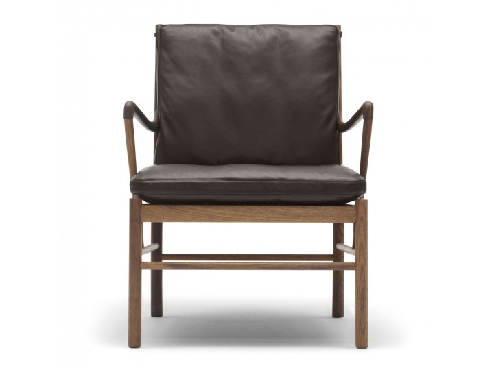 Fauteuil scandinave modèle Colonial OW149 en noyer. Nouvelle édition.