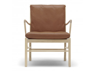 Fauteuil scandinave modèle Colonial OW149 en chêne. Nouvelle édition.