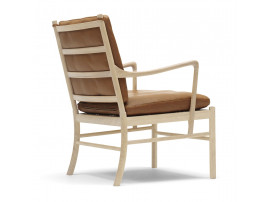 Fauteuil scandinave modèle Colonial OW149 en chêne. Nouvelle édition.