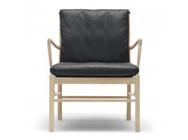 Fauteuil scandinave modèle Colonial OW149 en chêne. Nouvelle édition.