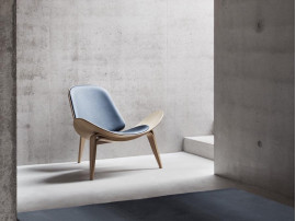 Mid-Century  modern scandinavian easychair model CH 07 or Shell Chair by Hans Wegner. New edition.