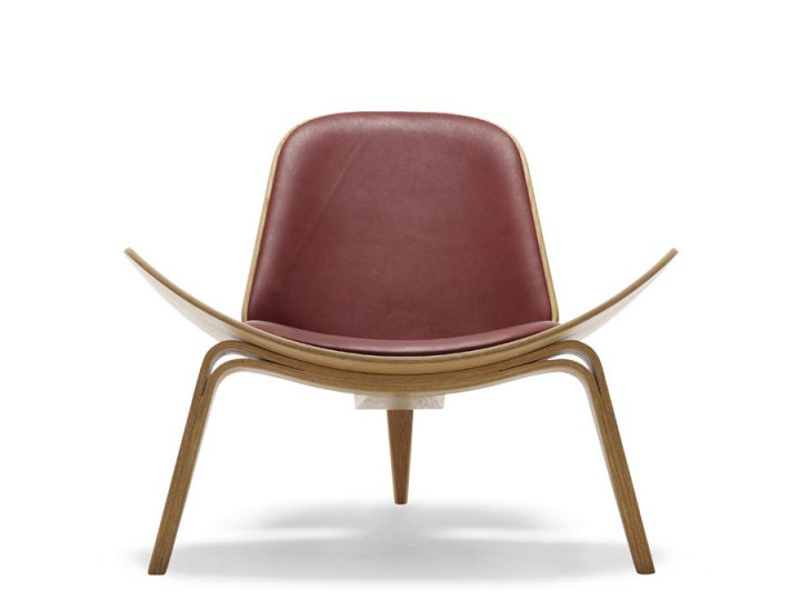 Mid-Century  modern scandinavian easychair model CH 07 or Shell Chair by Hans Wegner. New edition.