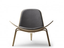 Mid-Century  modern scandinavian easychair model CH 07 or Shell Chair by Hans Wegner. New edition.