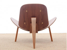 Fauteuil scandinave CH 07 ou Shell Chair. Nouvelle édition.