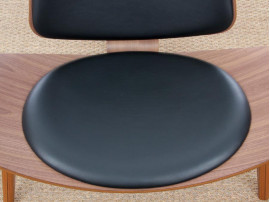 Fauteuil scandinave CH 07 ou Shell Chair. Nouvelle édition.