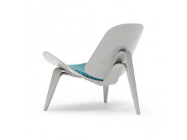 Fauteuil scandinave CH07 ou Shell Chair couleur. Nouvelle édition.