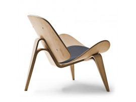Fauteuil scandinave CH07 ou Shell Chair, chêne. Nouvelle édition.