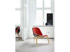 Mid-Century  modern scandinavian easychair CH07 oak, by Hans Wegner. New edition.