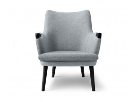 Fauteuil scandinave modèle CH71 unicolor. Edition neuve.