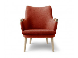 Fauteuil scandinave modèle CH71 unicolor. Edition neuve.