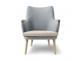 Fauteuil scandinave modèle CH71 bicolor. Edition neuve.