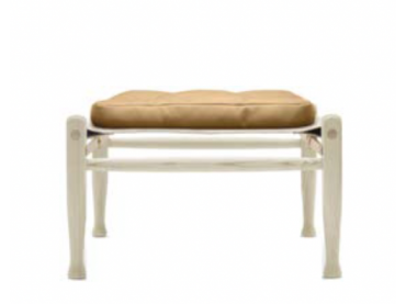 Mid-Century modern scandinavian footstool model KK47170 Safari footstool by Kaare Klint.