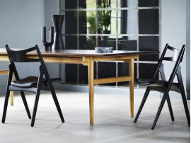 Table de repas scandinave modèle CH327. Edition neuve.