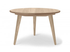 Table basse scandinave modèle CH008 chêne. Edition neuve.