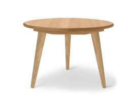 Table basse scandinave modèle CH008 chêne. Edition neuve.