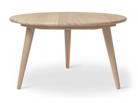 Mid-Century modern scandinavian coffee table model CH008 oak by Hans Wegner.