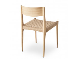 Chaise scandinave modèle Pia, chêne naturel, nouvelle édition.