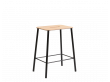 Adam Stool H50 cm. Assise rectangulaire en cuir naturel.