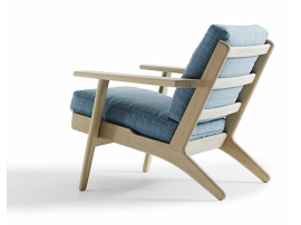 Mid century modern armchair model GE 290 by Hans Wegner for Getama. New release.