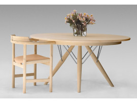 Table de repas scandinave modèle PP75/120 ou 140 cm. Edition neuve