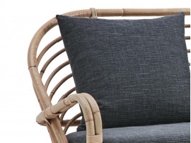 Charlottenborg Lounge Sofa. 2 seats, by Arne Jacobsen. New edition.