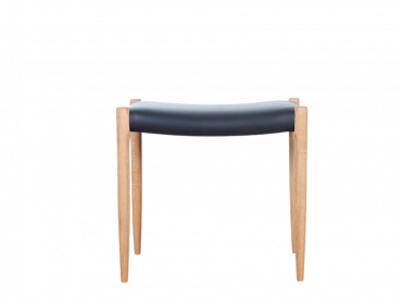 Scandinavian oak and leather stool  N° 80A by Niels Moller,  New édition