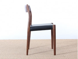 Chaise moller 77 noyer cuir noir, nouvelle édition